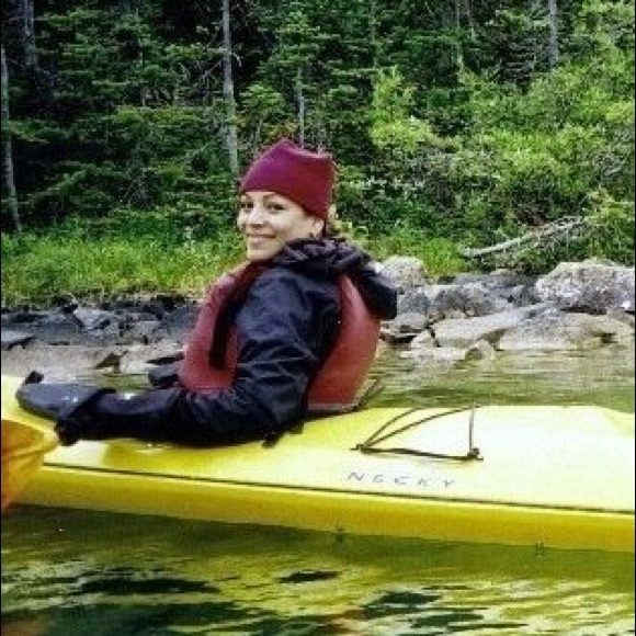 Meet your Posher, Elizabeth - Picture 2 of 2